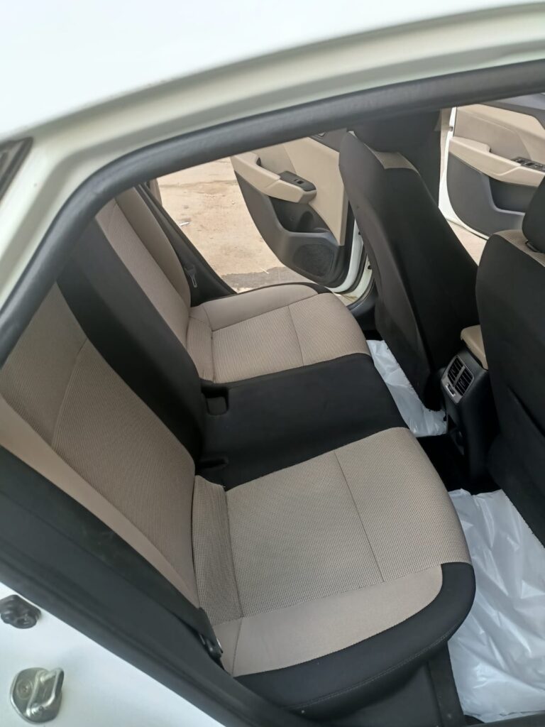 تلميع سيارات سيدان بالرياض